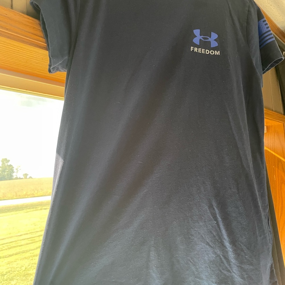 Under armor t shirt